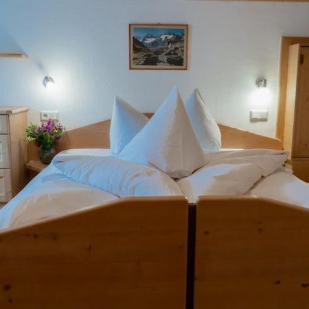 Gasthof Hochfirst Bed and Breakfast Corvara in Passiria Esterno foto